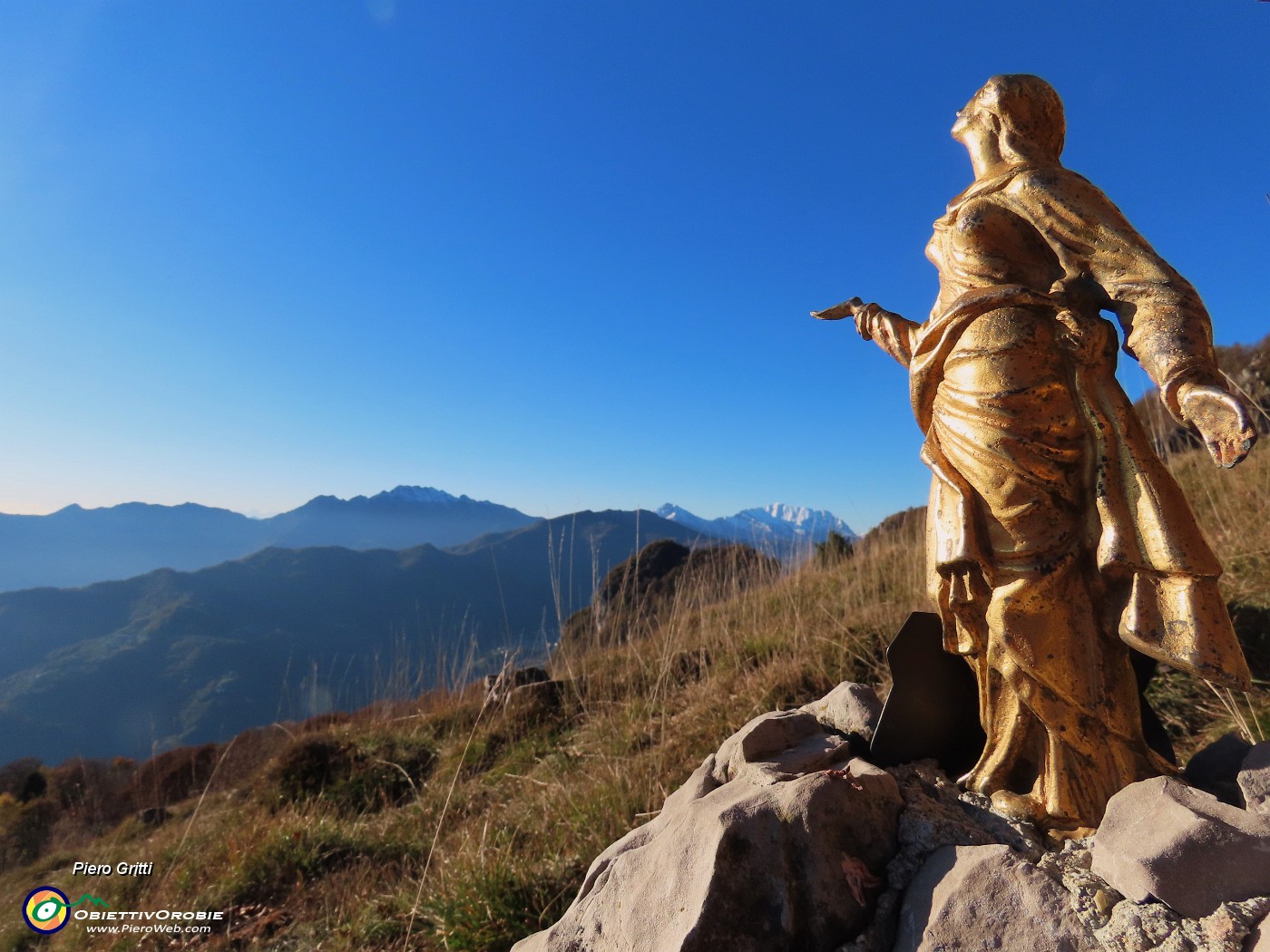 49 Alla Madonnina 'Mamma dei cieli, accompagnaci in volo'.JPG